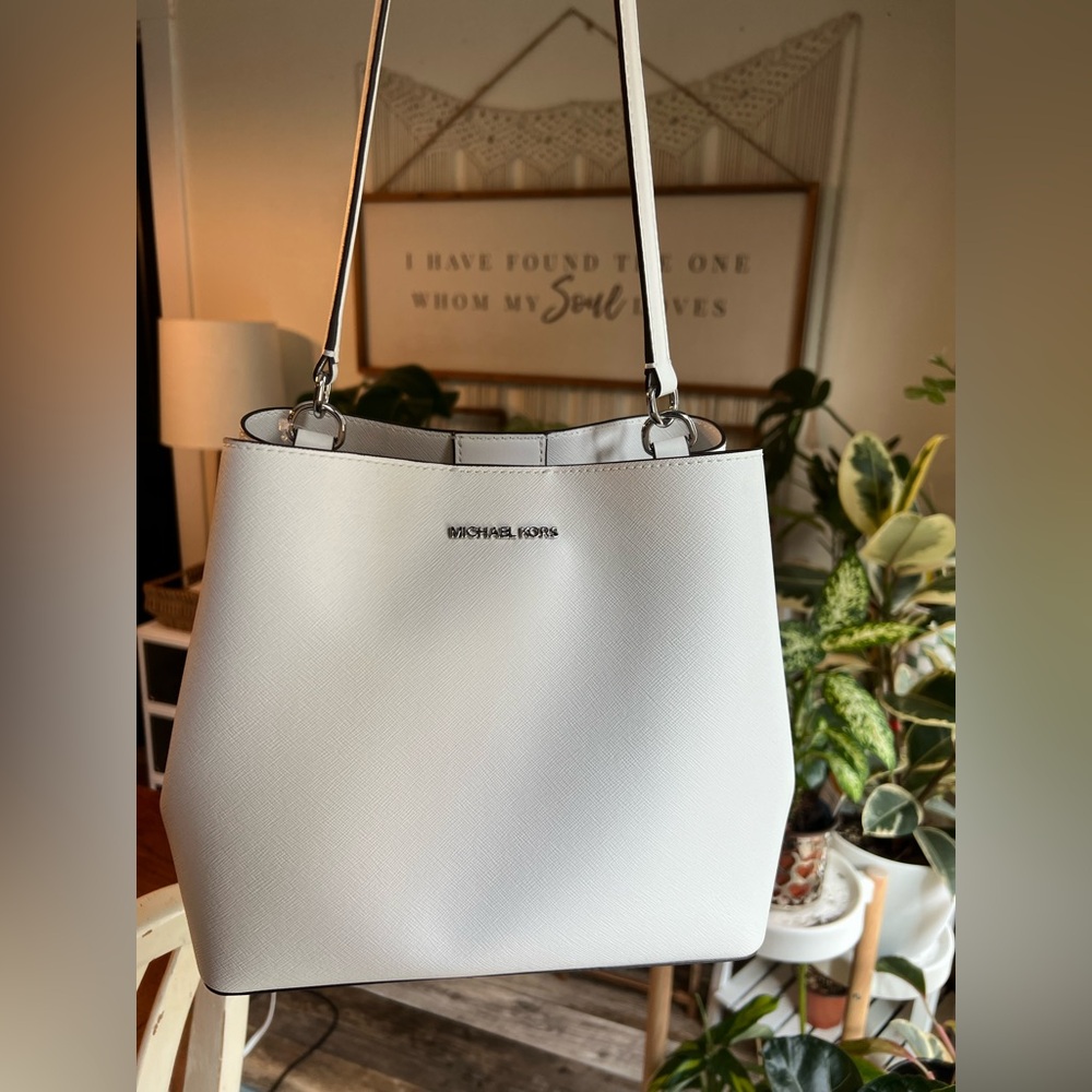 New With Tags Michael Kors Pratt Medium Shoulder Bag - Optic White